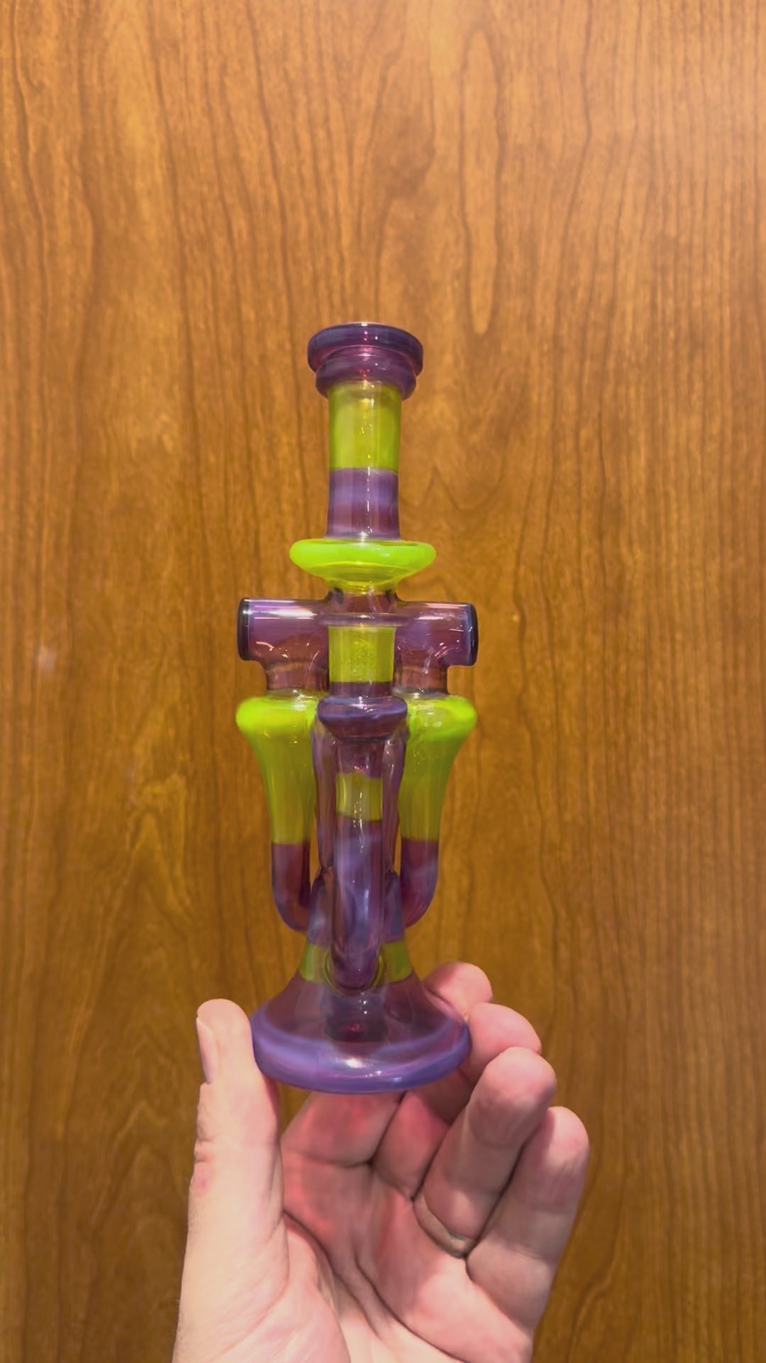 Newly redesigned full color Quad Double. Made from royal jelly and lime drop. It’s stand just under 8 inches and with a 10mm adaptor.